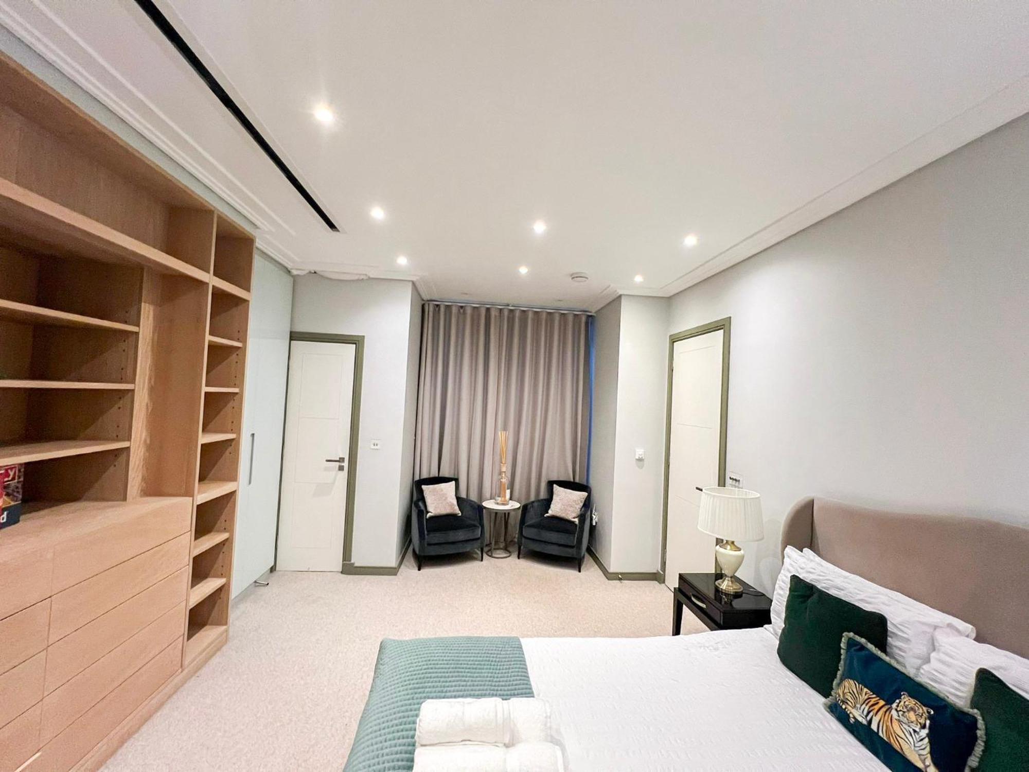 Posh 3 Bedroom Flat With Terrace And Indoor Fireplace In Mayfair, Near Hyde Park London Kültér fotó